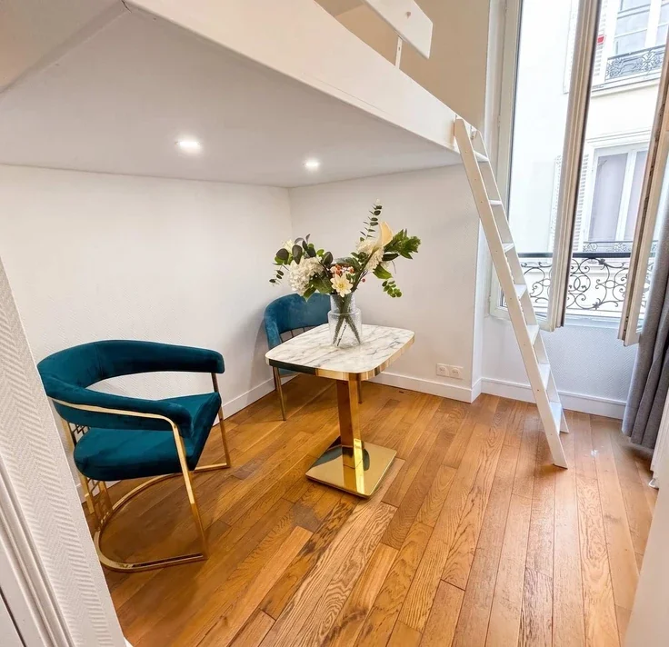 Flat Passage Cardinet in Paris