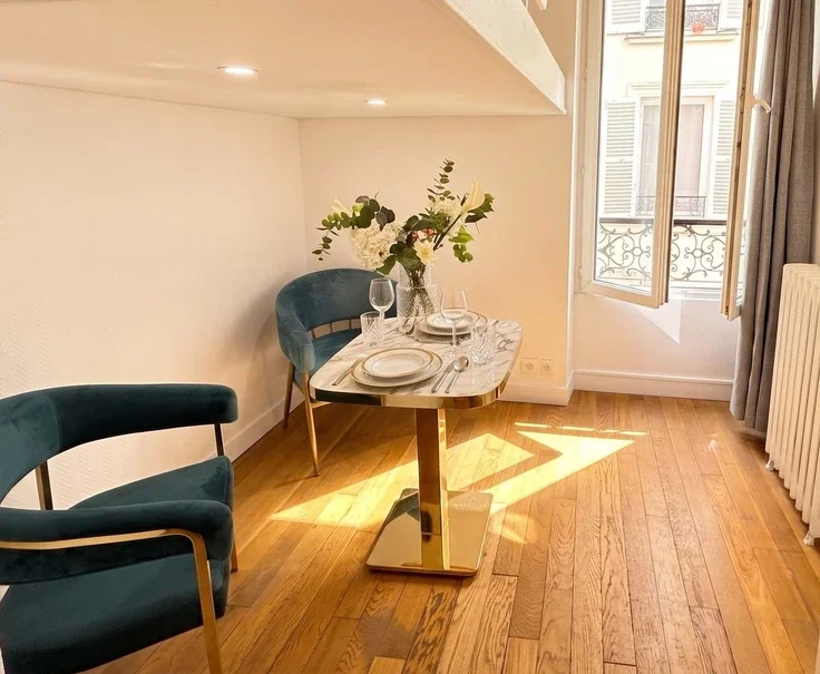 Flat Passage Cardinet in Paris