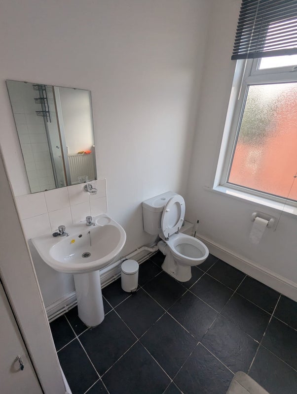 Room St Brendan's Road North in Manchester