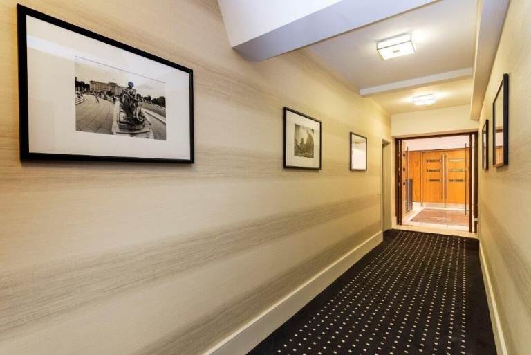 Flat Old Brompton Road in Greater London