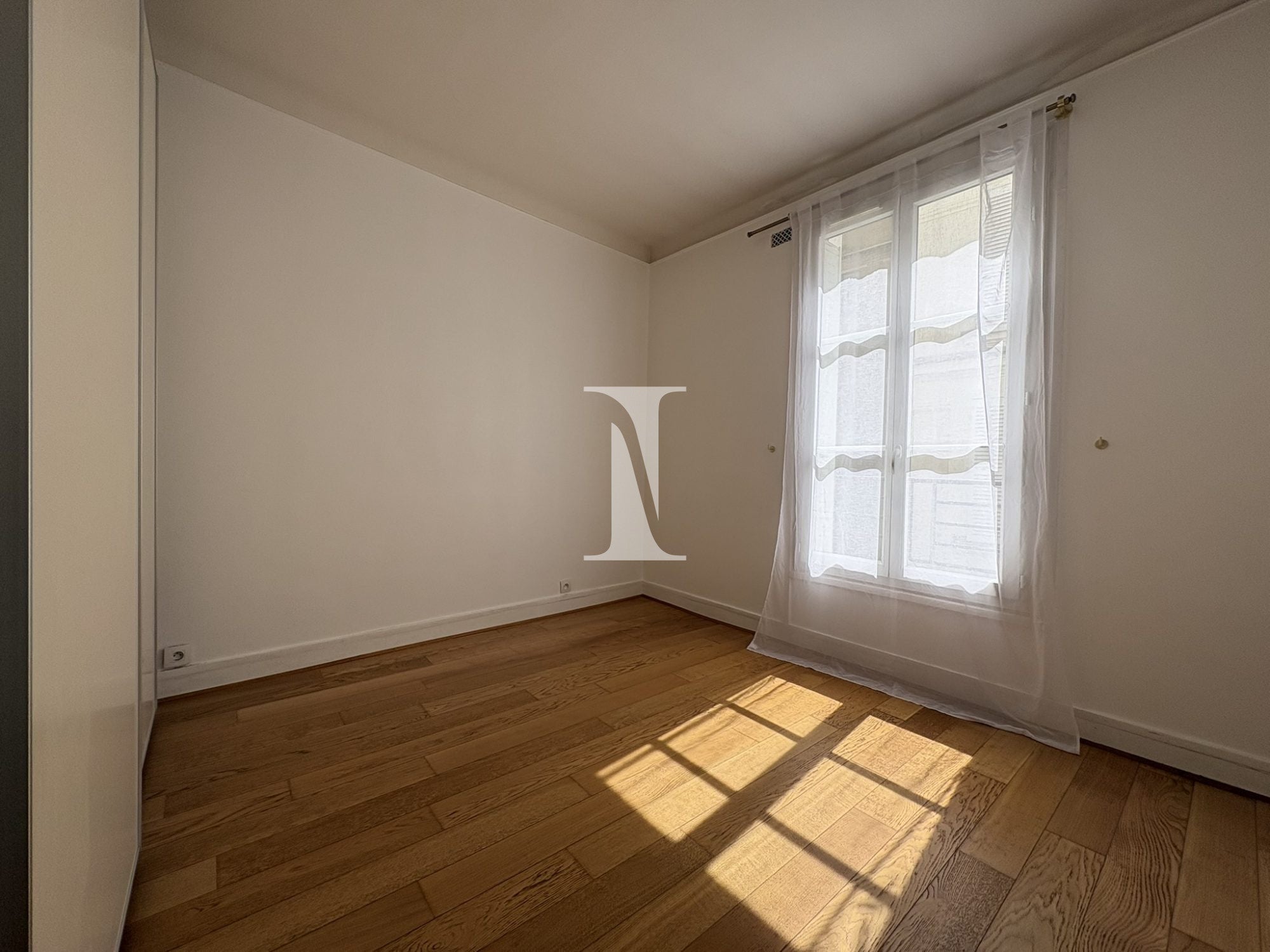 Appartement Place Adolphe Chérioux à Paris