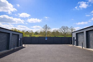 Flat Park Lane Paradise in Cheshunt
