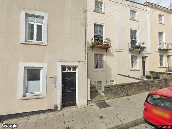 Flat Southleigh Road in Bristol