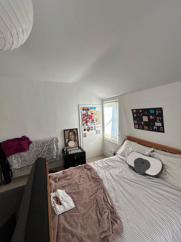 Room Westbourne Terrace Road in City of Westminster