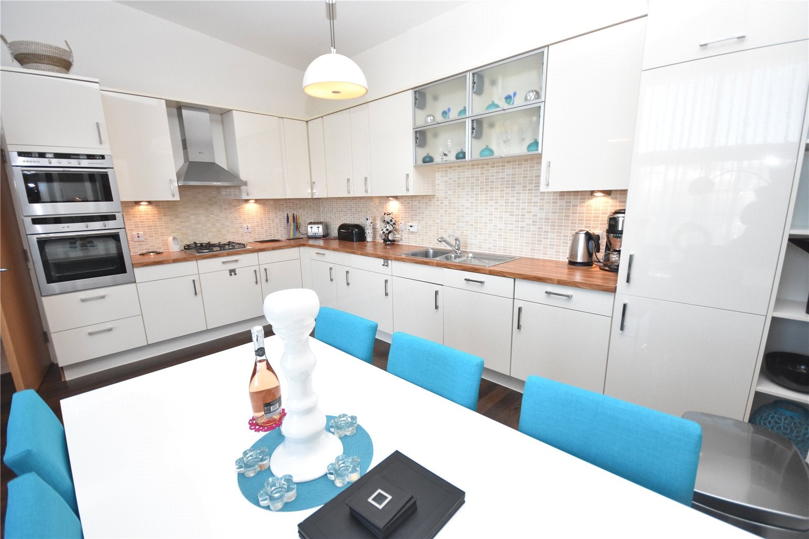 Flat Queen's Crescent in Aberdeen City