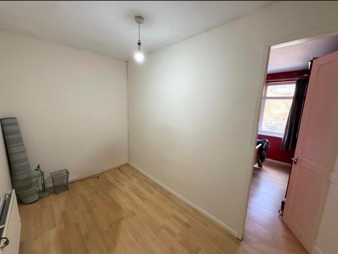 Flat Twinnies Road in Wilmslow