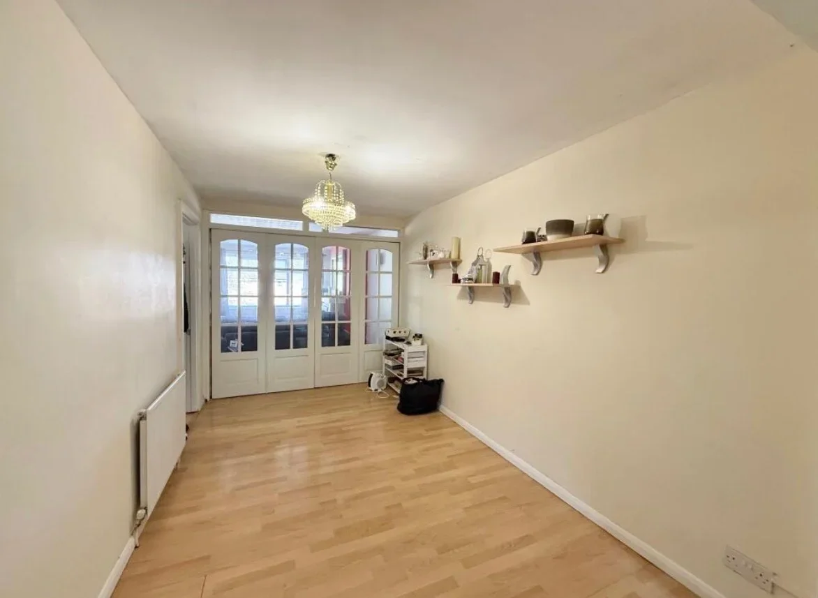 Flat Twinnies Road in Wilmslow