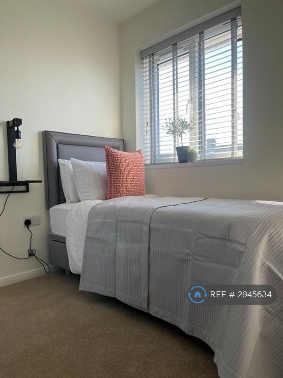 Room Westerdale Road in Middlesbrough