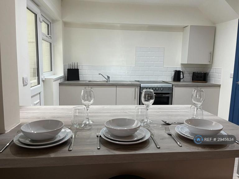Room Westerdale Road in Middlesbrough