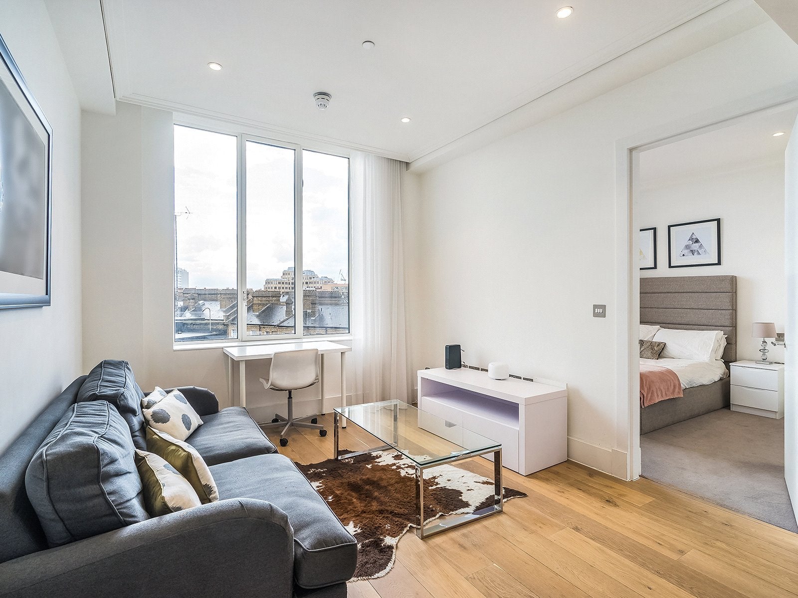 Flat Kingsway in City of Westminster
