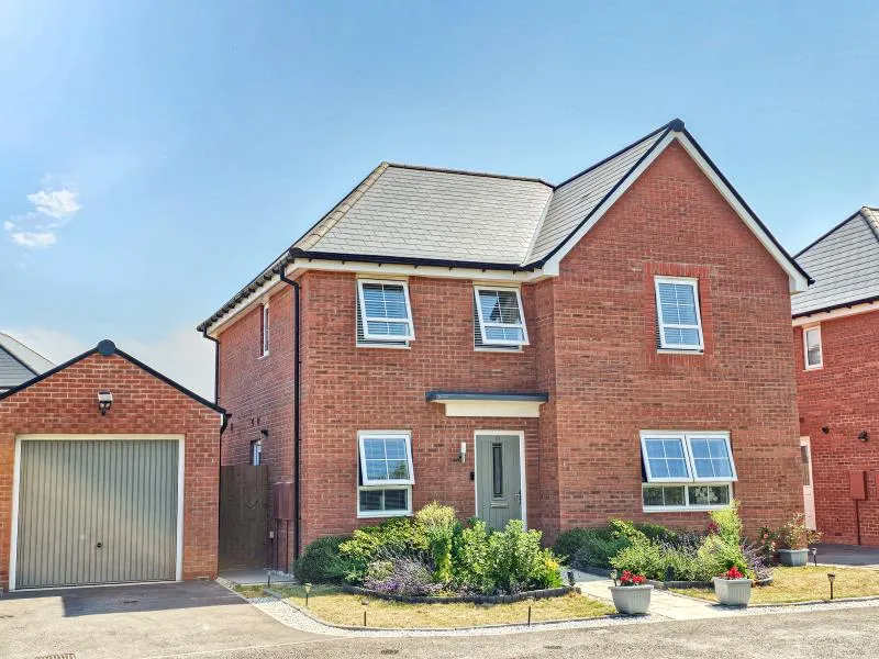 House Whitethorn Crescent in Tewkesbury