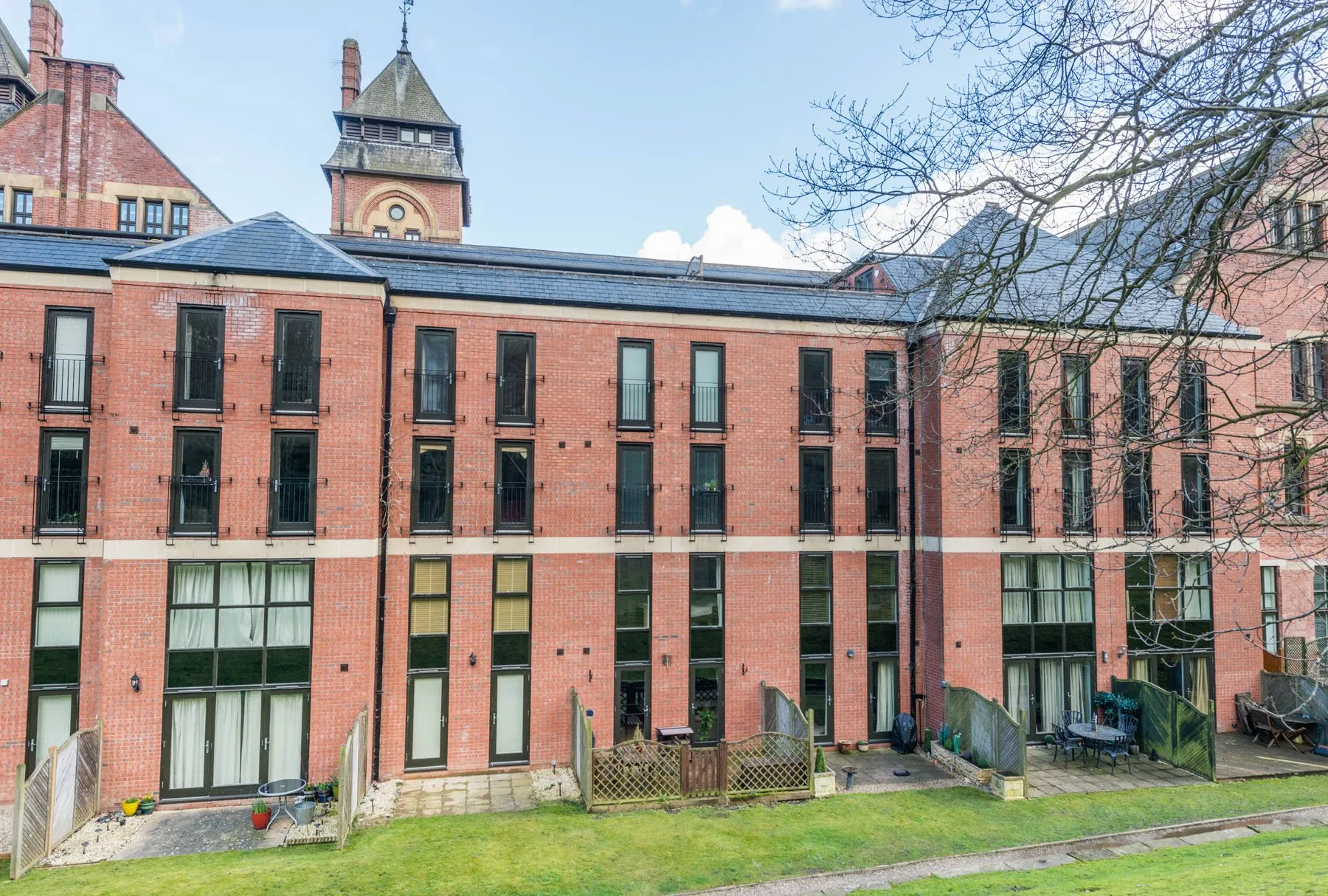 Flat Westwood Avenue in Sheffield