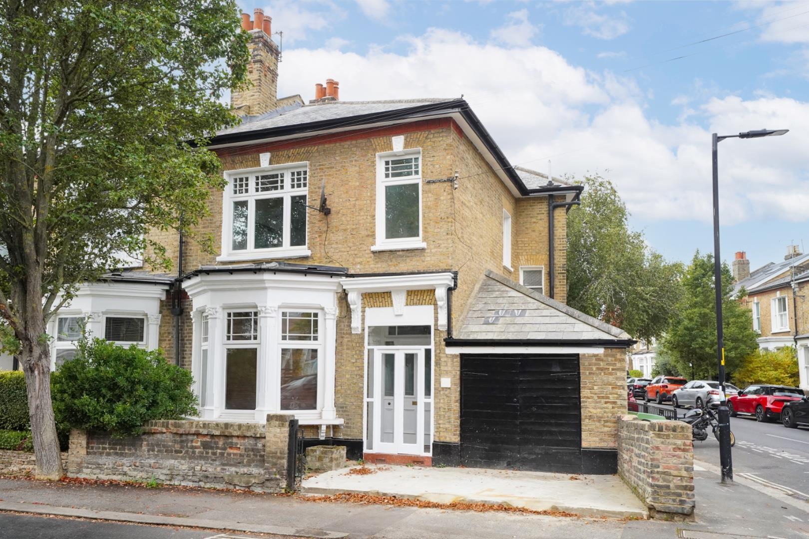 House Glengarry Road in Greater London