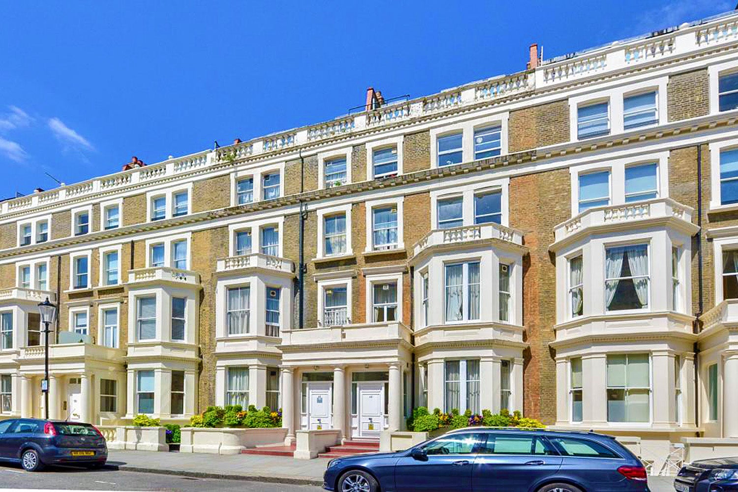 Flat Penywern Road in Greater London