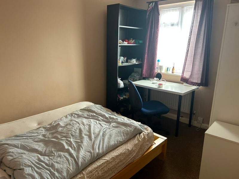 Room Kennington Road in Nottingham
