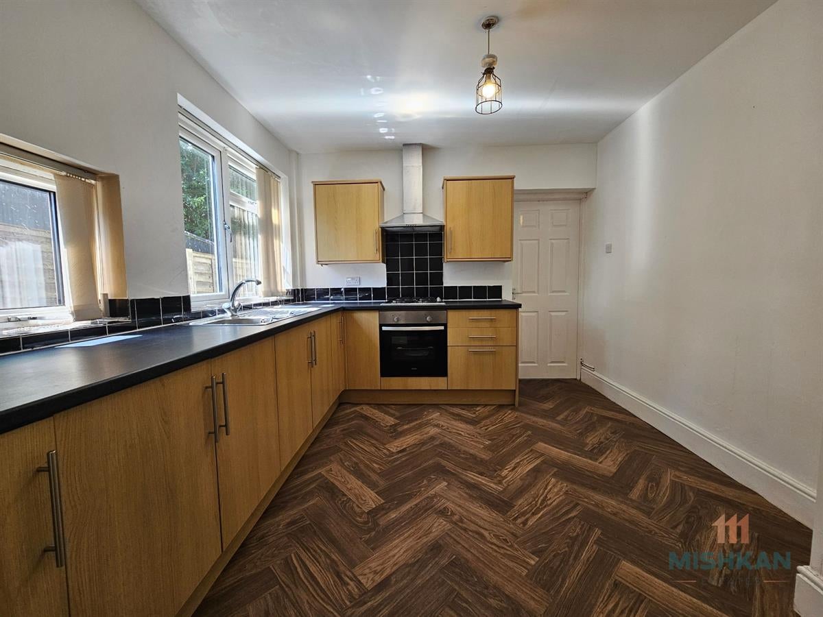 House Radelan Grove in Radcliffe