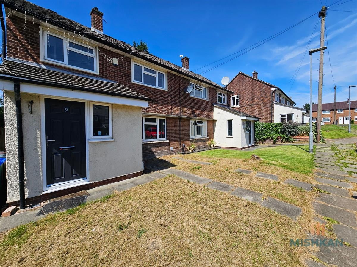 House Radelan Grove in Radcliffe