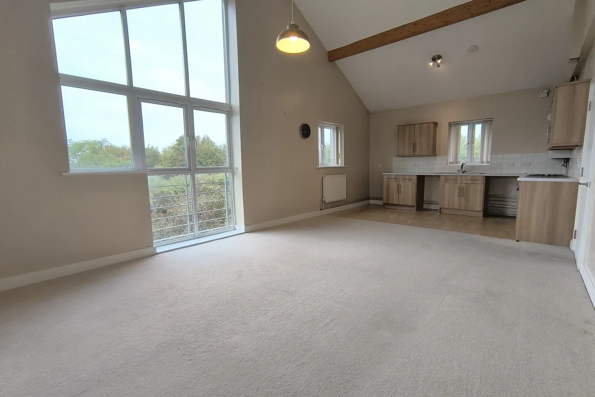 Flat Hackett Place in Hilperton