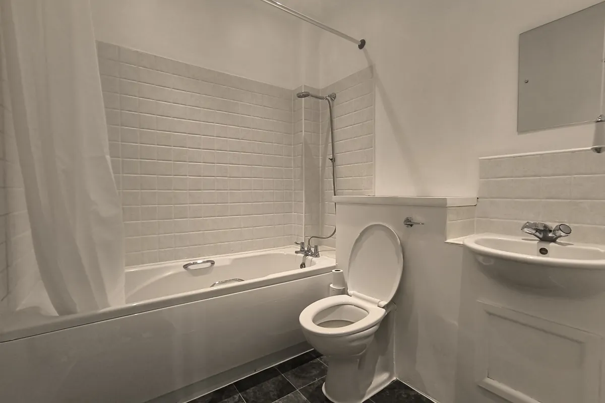 Flat Hackett Place in Hilperton
