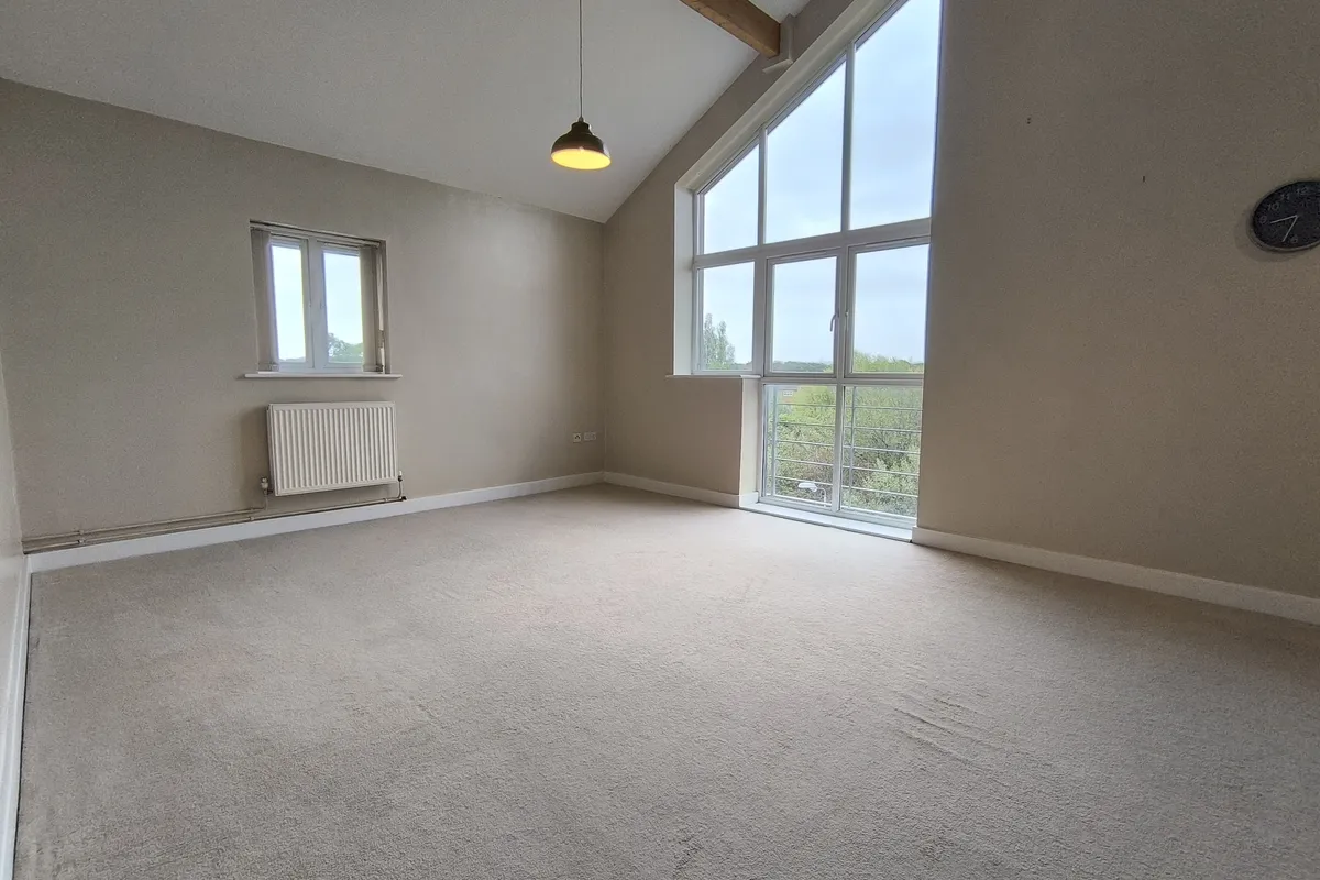 Flat Hackett Place in Hilperton