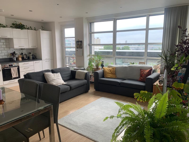 Room High Street in Greater London