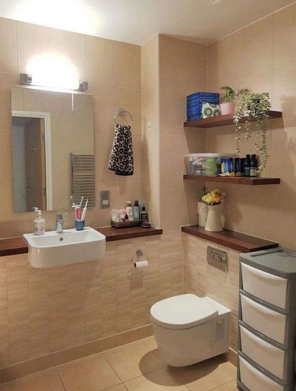 Room High Street in Greater London