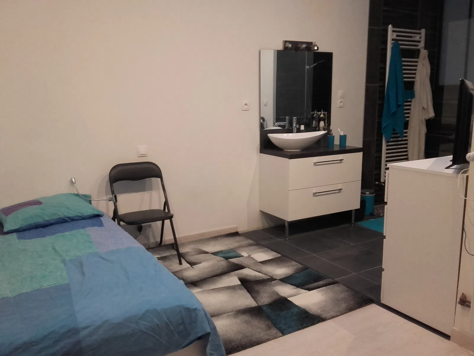 Room Allée du Vercors in Angers