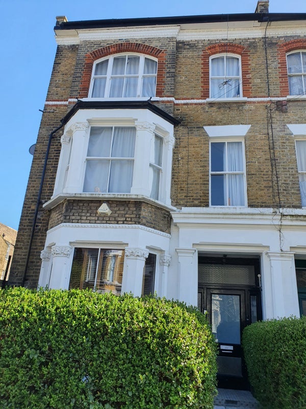 Room Gateley Road in Greater London