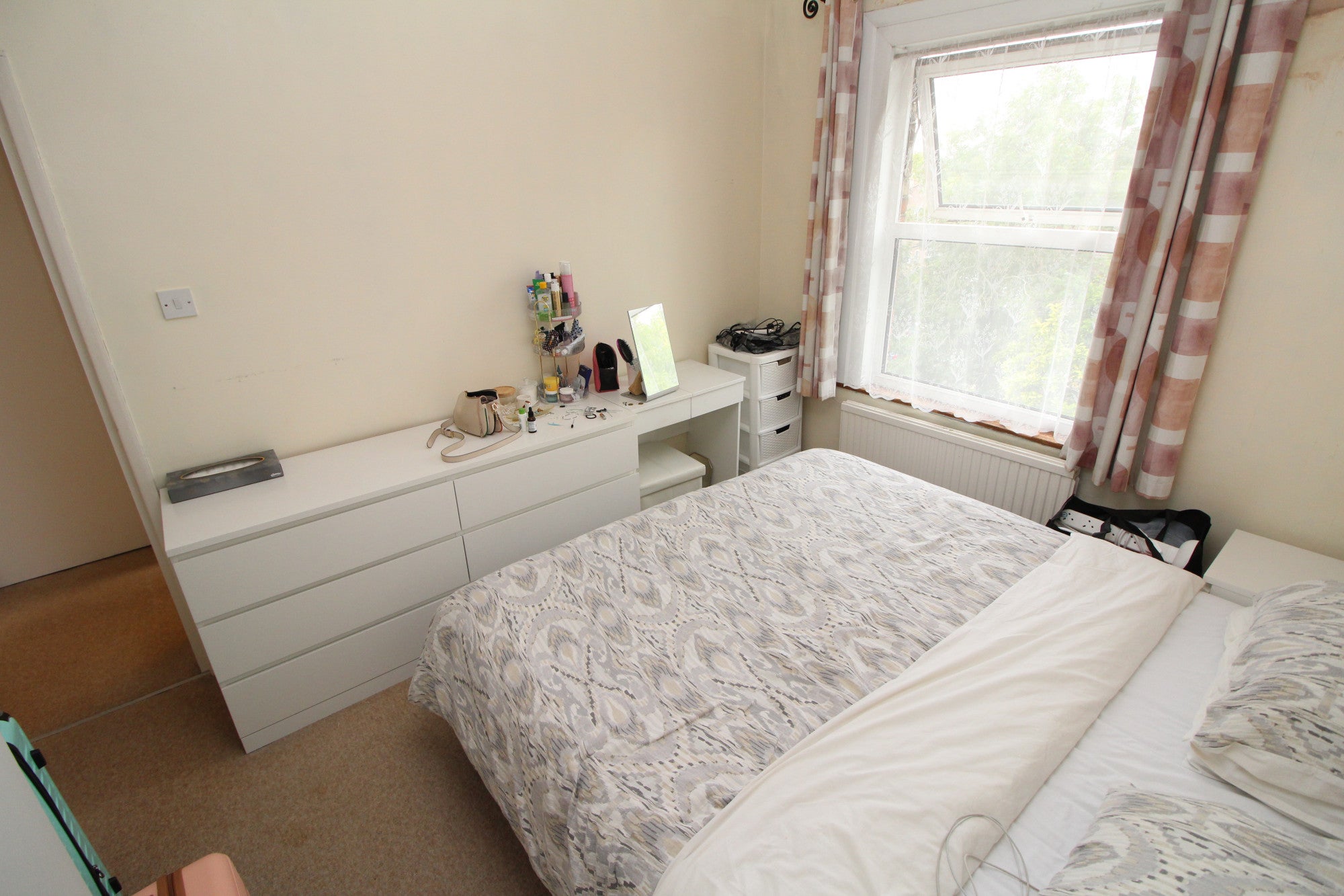 Flat Castledine Road in Greater London