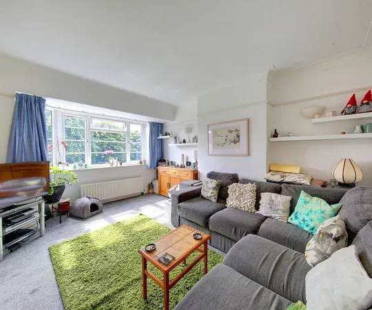 Flat Kingston Lane in Greater London