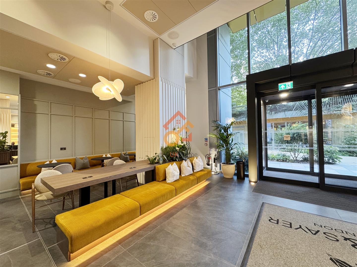 Flat Hewson Way in Edinburgh