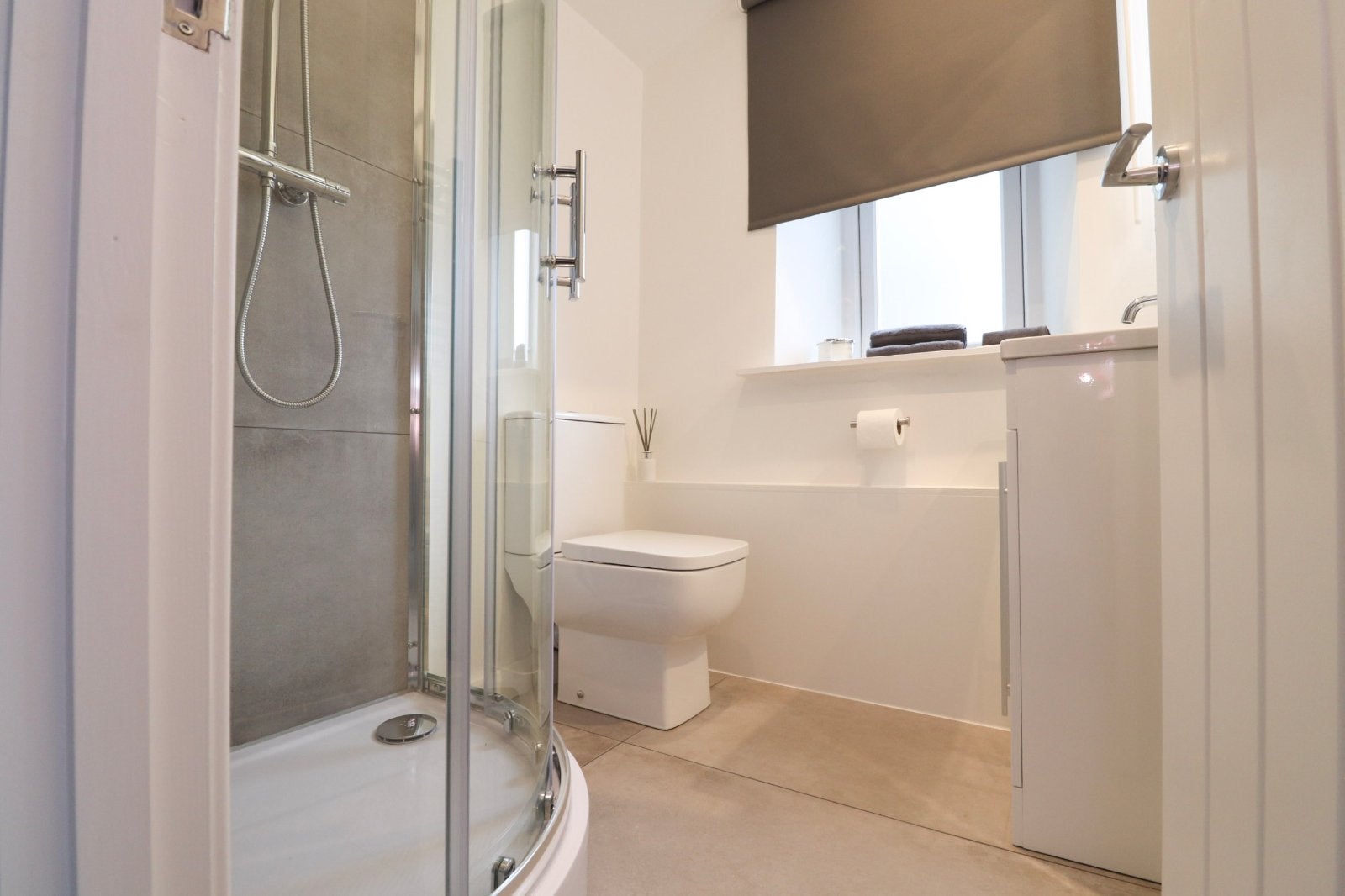 Room Upper Town Street in Leeds