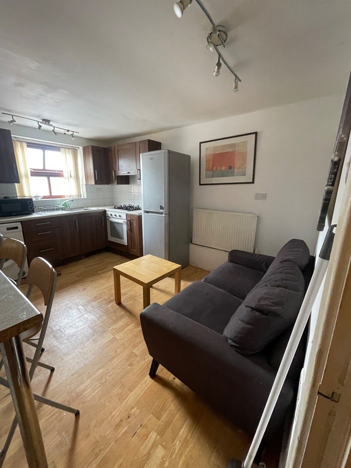 Room Belle Vue Road in Leeds