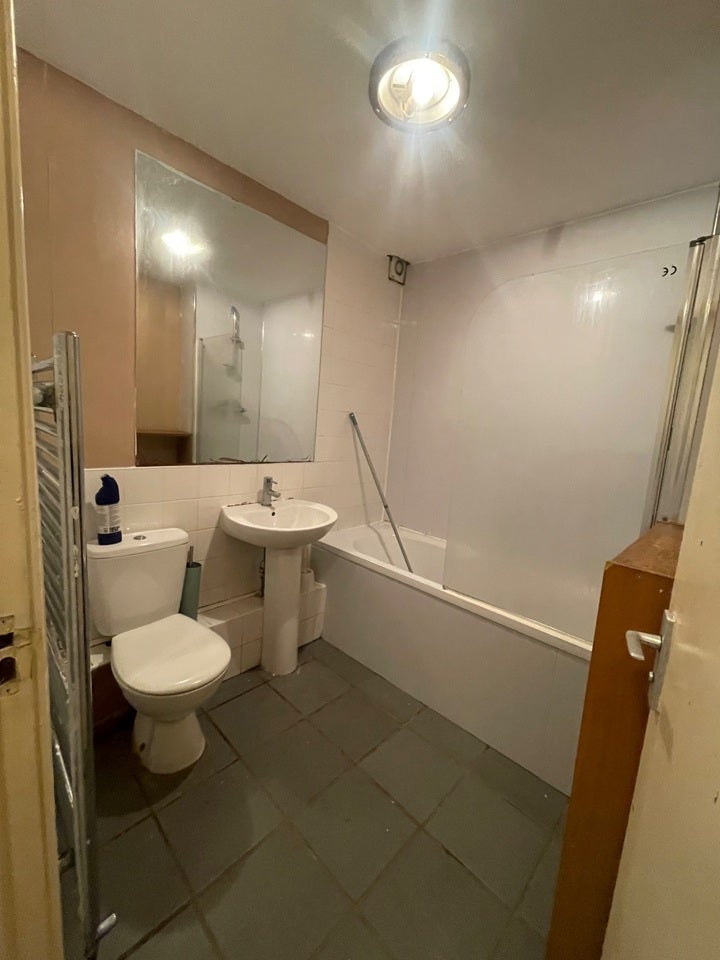 Room Belle Vue Road in Leeds
