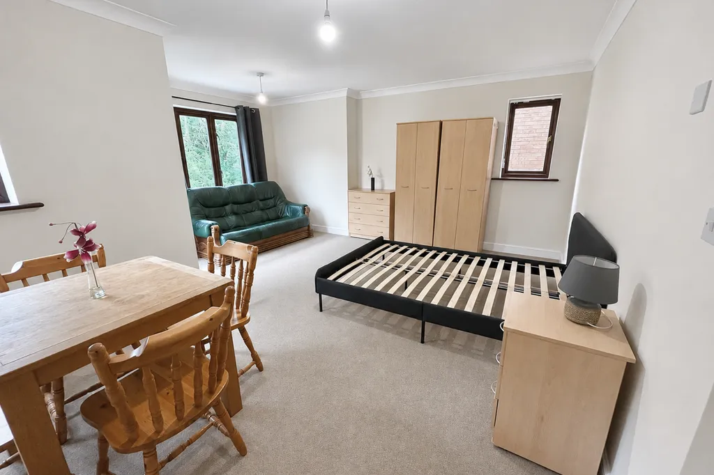 Room Hearne Place in Milton Keynes