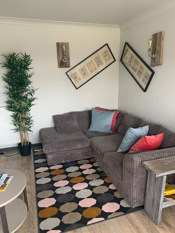 Room Ardingly Close in Crawley