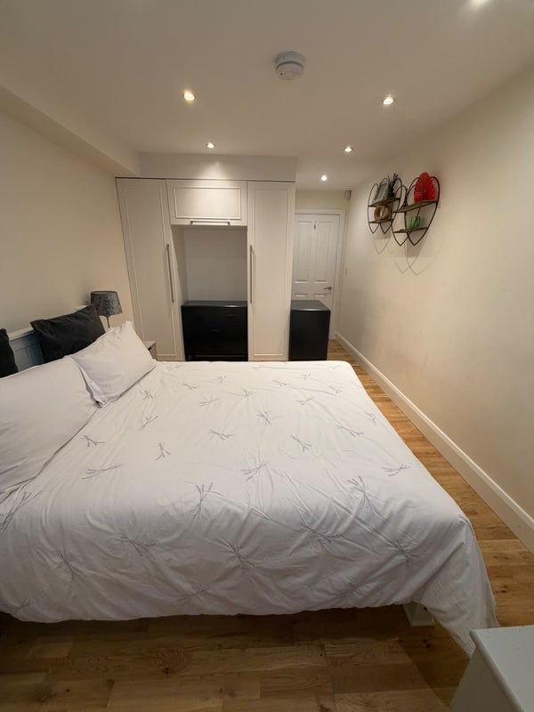 Room Balham High Road in Greater London