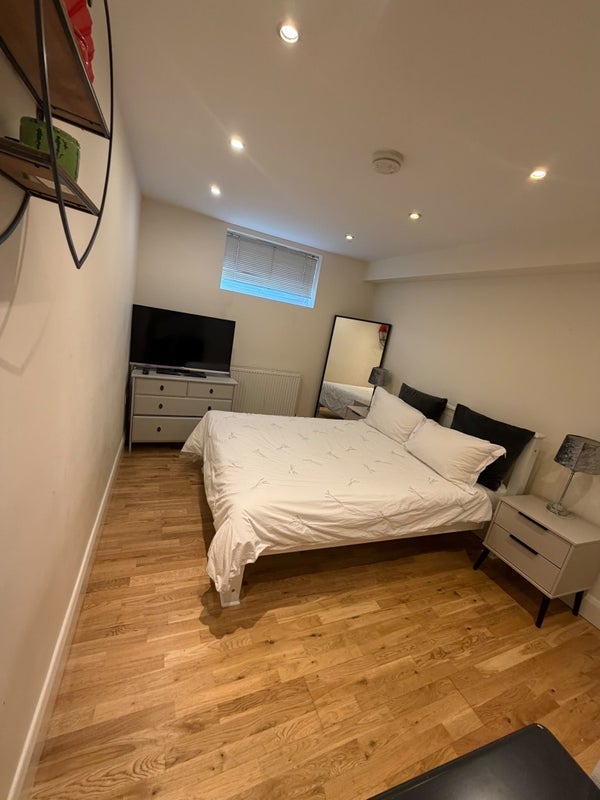 Room Balham High Road in Greater London