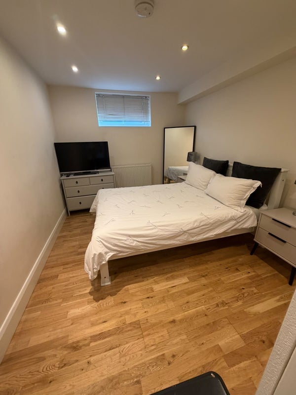 Room Balham High Road in Greater London