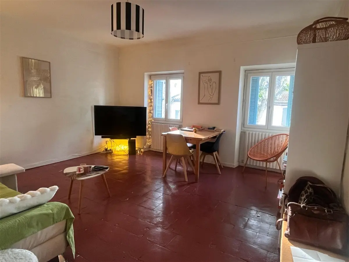 Flat Cours Camille Pelletan in Grans