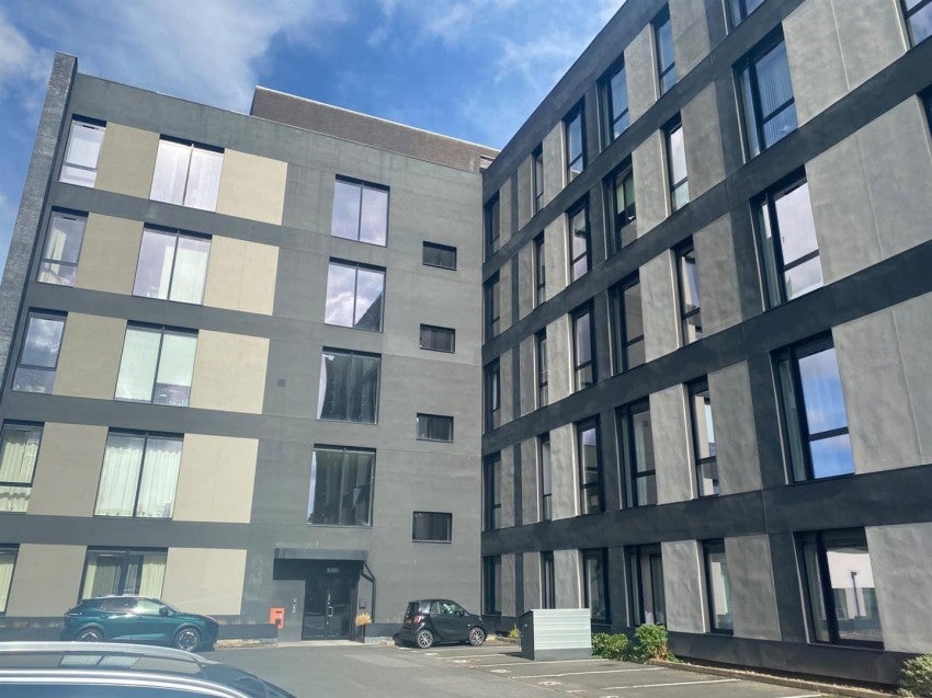 Flat Bournville Lane in Birmingham