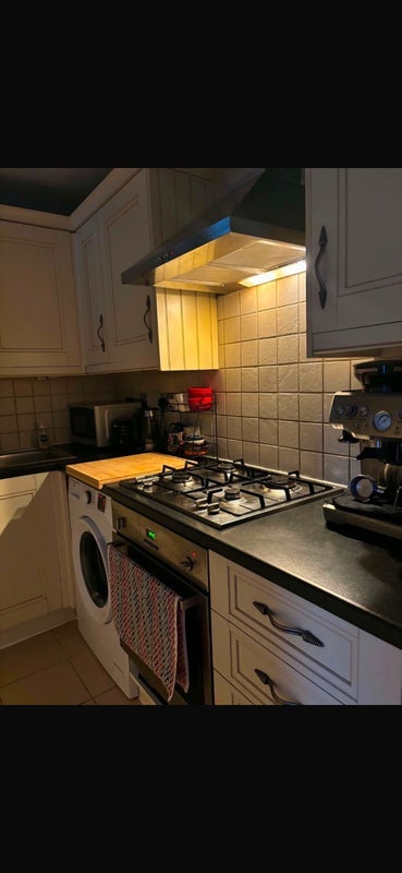 Room Lurline Gardens in Greater London