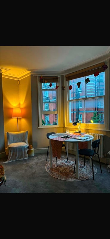 Room Lurline Gardens in Greater London