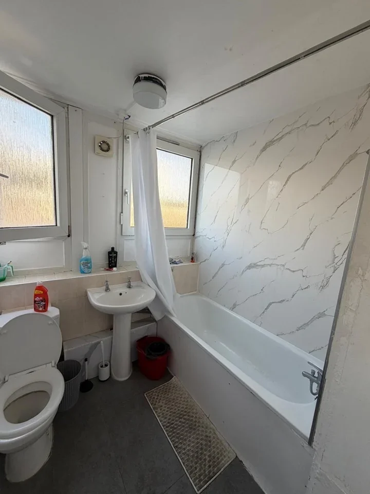 Room Augusta Street in Greater London