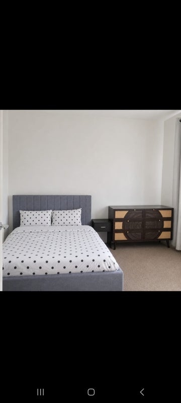 Room Spring View Road in Sheffield