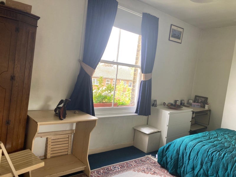 Room Amhurst Road in Greater London