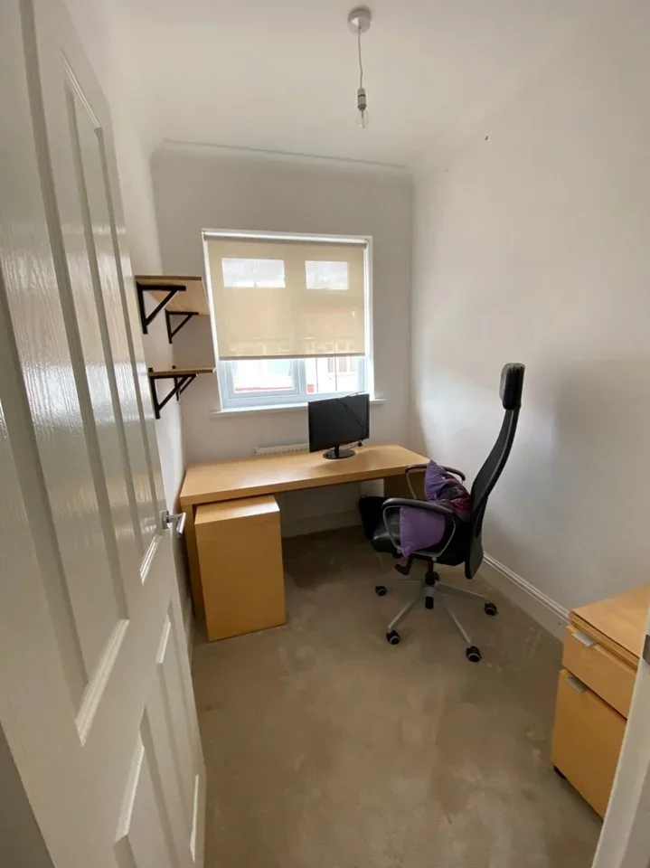 Room Bowdon Road in Greater London