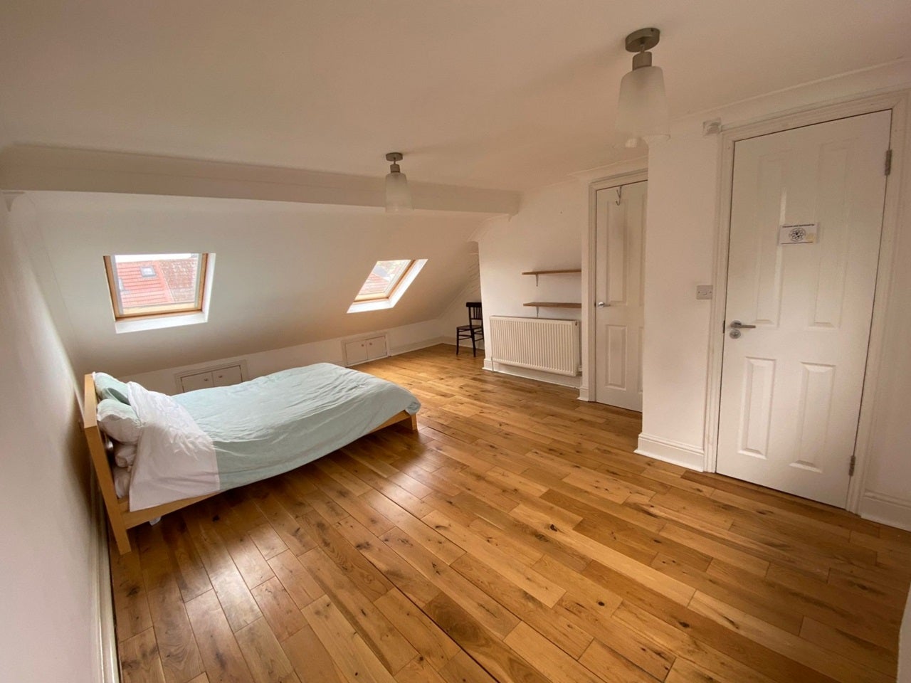 Room Bowdon Road in Greater London