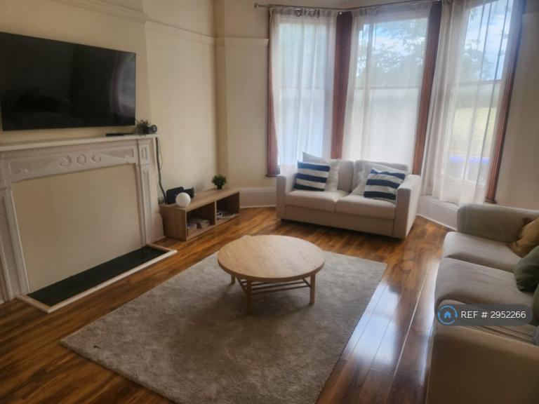 Room Saint Georges Avenue in Northampton