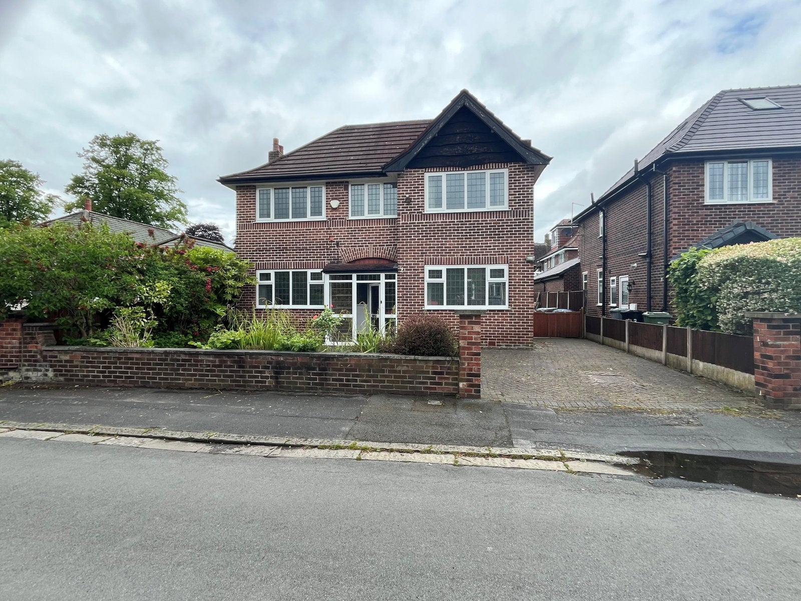 House Sandown Drive in Trafford